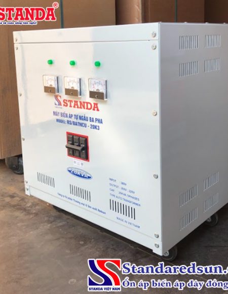 máy biến áp tự ngẫu Standa 20KVA dải 380V - 220V - 200V mặt nghiêng của máy